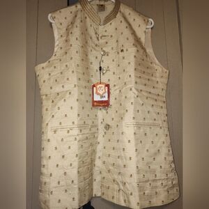 NWT Manyavar Cream Color/With Gold Accents Men’s 1pc Jacket Vest Made In India